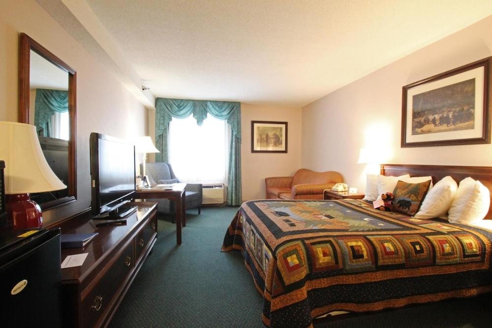 Black Bear Inn, Ascend Hotel Collection Orono Exterior photo