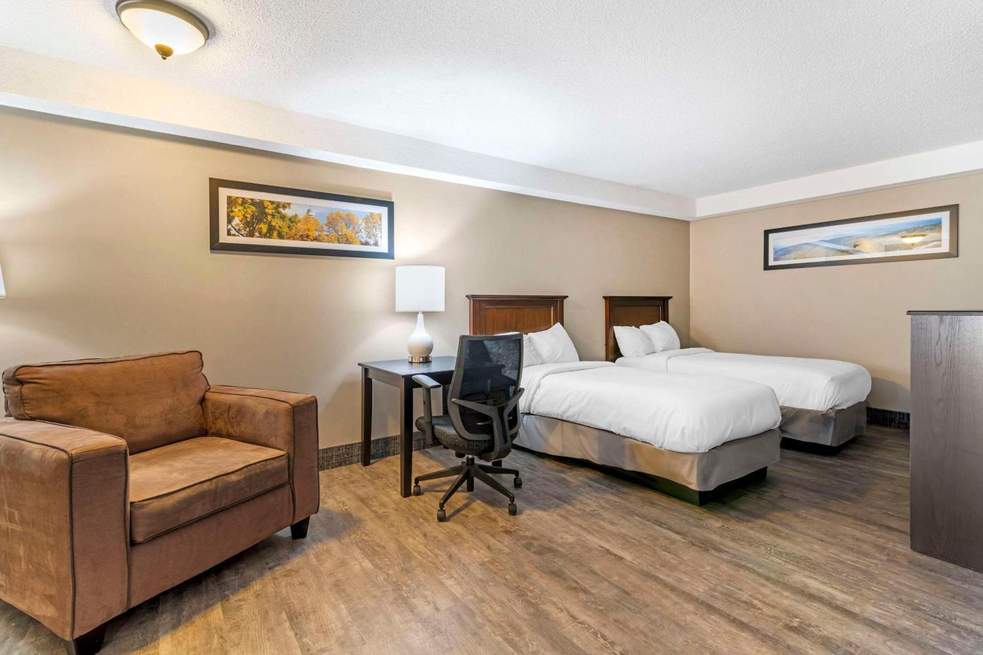 Black Bear Inn, Ascend Hotel Collection Orono Exterior photo
